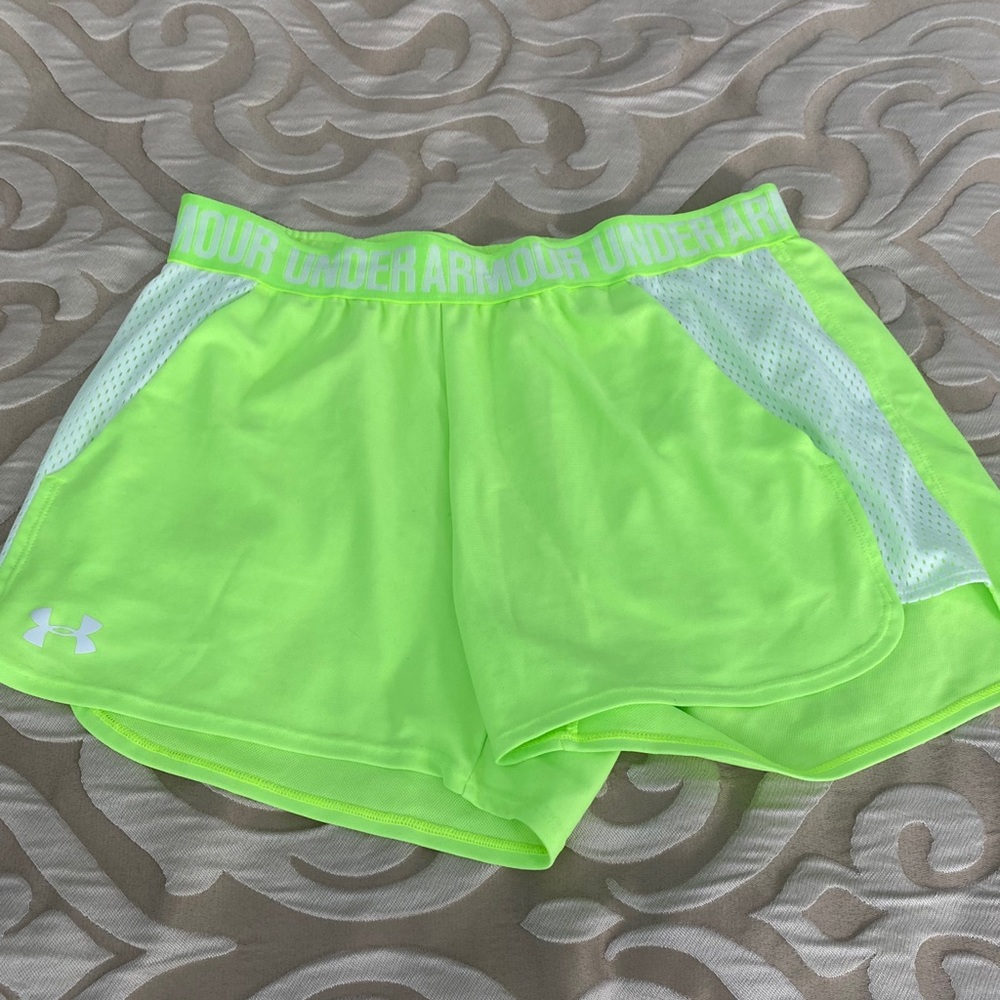 MENS UNDER ARMOUR NEON SHORTS SIZE MEDIUM